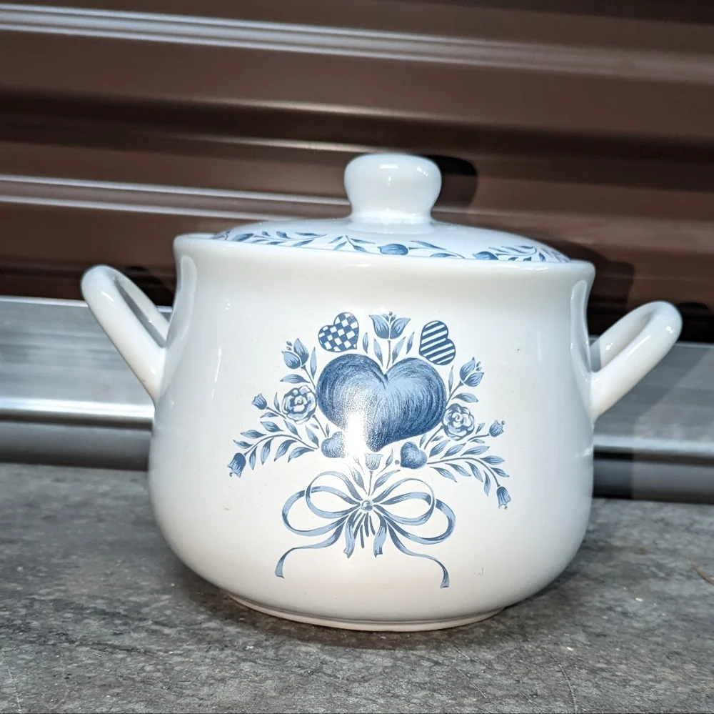 Jay‎ Import Company Blue Heart Serving Dish Tureen with handles and chipped lid